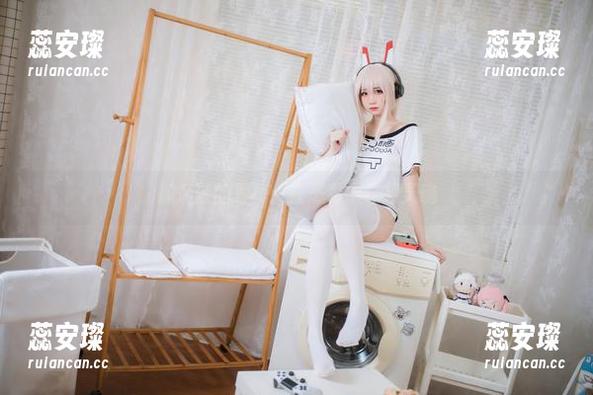焖焖碳 焖焖碳的写真:在恶毒中寻找灵魂