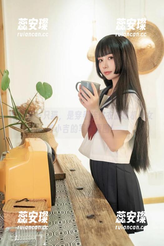 这不是一只猫，是穿着连体衣的爆机少女喵小吉的写真原图！