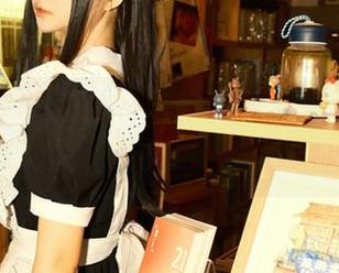 美图里的白莉爱吃巧克力：深巷女仆与原理猪，谁更落落大方？
