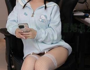 秀人网 – 唐翩翩的奶牛？看她怎么把自己和精选变甜