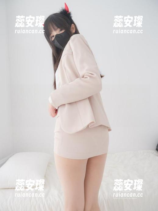 紧急企划 - 樱樱樱可图册：户外？就像她逛街，吹着微风，挥之不去的“随便”气息。