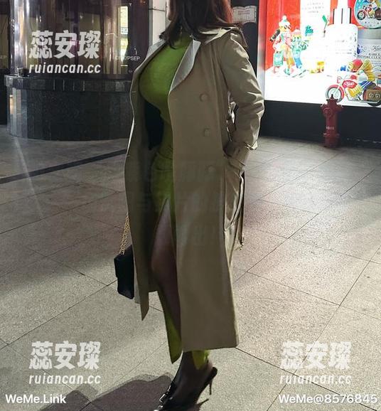 微密圈 - “紫色哒豚豚”VS“吊带黑丝”：一场美图与照片的护航赛，看谁能脱颖而出！