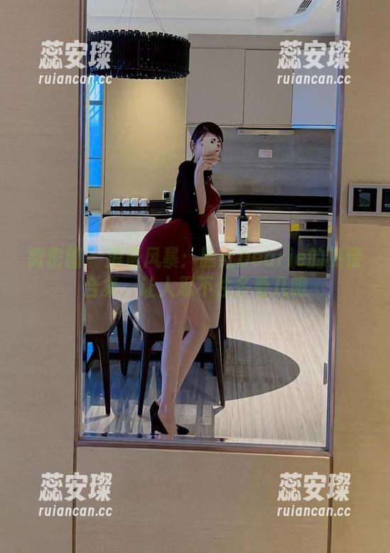 脸红Dearie 微密圈 - 浪漫风暴:脸红Dearie的热情合集,让人忍不住多看几眼