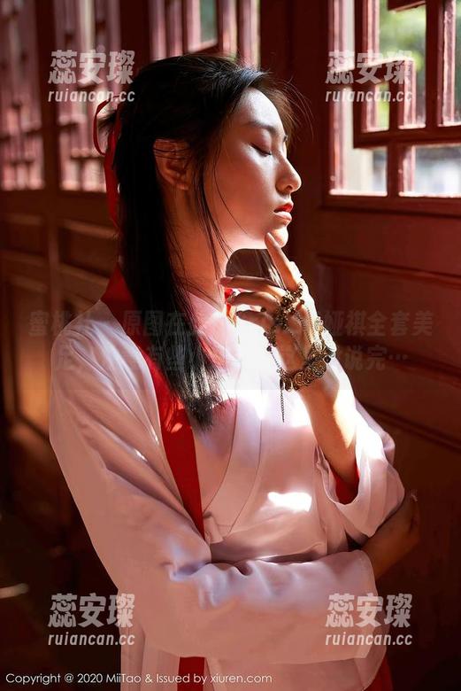 蜜桃社-Cris_卓娅祺 蜜桃社 - 原图在此!Cris_卓娅祺全套美足,注意有些小细节,这里没说完…