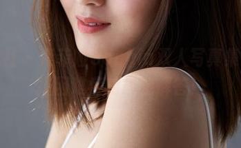 蜜桃社 – 索菲娅Sophia双人写真集：选择困难症的最佳解答！
