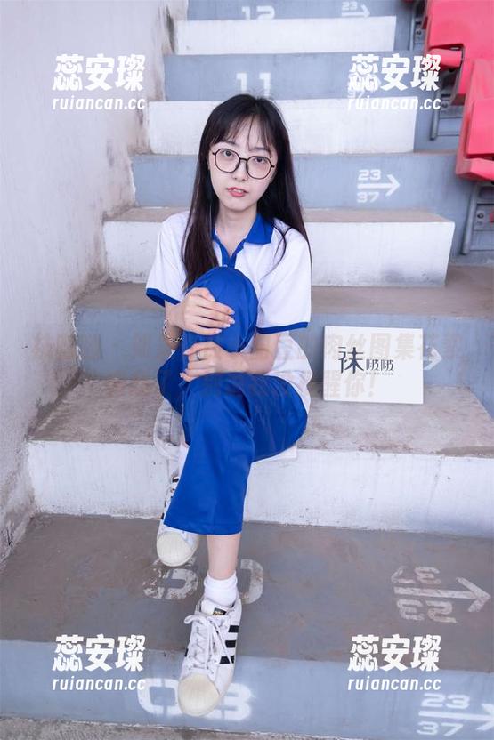 袜啵啵-小甜豆 袜啵啵 - 如果你被小甜豆的肉丝图集花絮调戏了,别说我没提醒你!