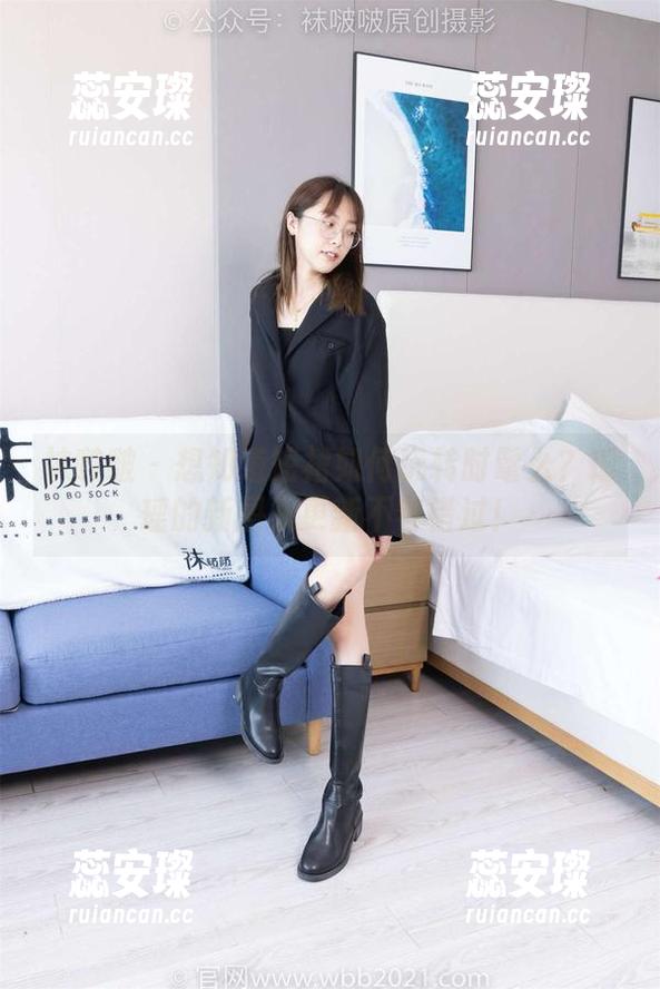 袜啵啵-瑶瑶 袜啵啵 - 想知道短裙如何玩转时髦么?瑶瑶的新图集更新不容错过!