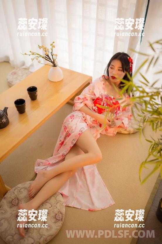 轰趴猫-曲曲 轰趴猫 - 曲曲的清纯图集,你让我如何下载才好?