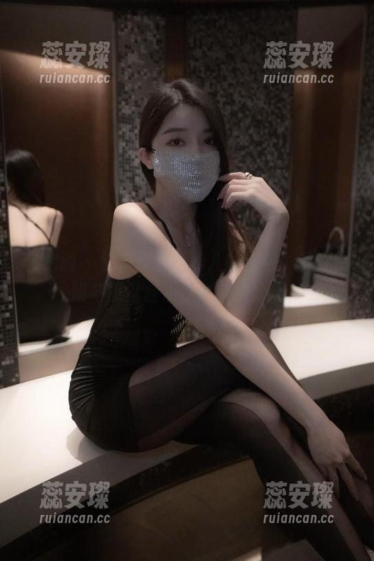 微密圈 - 快来分享金希儿的图包，熟女御姐与黑丝合照，细节满分啊！