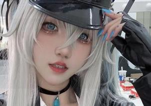 阿薰kaOri的短裤作品，怎么就能把简单的布料穿得如此让人瞩目呢，一点都不理解……