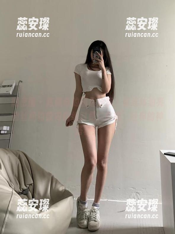 陈佩奇 微密圈 - 陈佩奇的图包分享,那连体油亮肉丝和豹纹内内绝对是‘截胡’经典的神搭档!