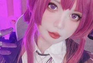 戏谑中的最新图册：雪猫扮护士，谁来打针？